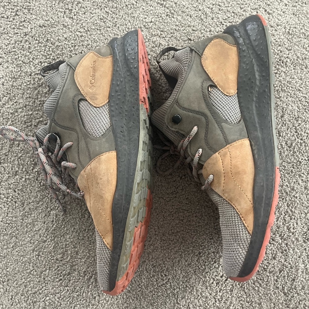 Columbia hiking shoes